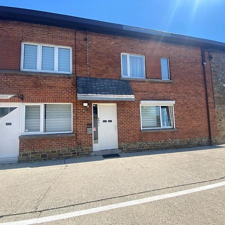 1-C Superbe Appartement Tres Calme Et Bien Decore Charleroi Exterior photo