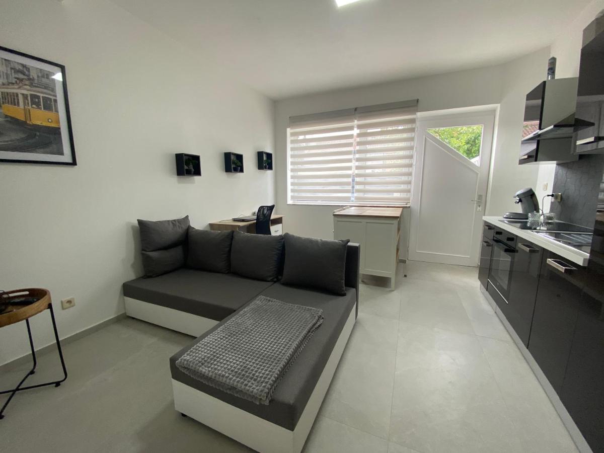 1-C Superbe Appartement Tres Calme Et Bien Decore Charleroi Exterior photo