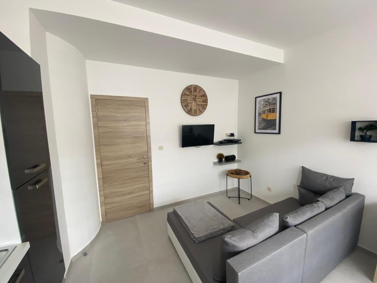 1-C Superbe Appartement Tres Calme Et Bien Decore Charleroi Exterior photo