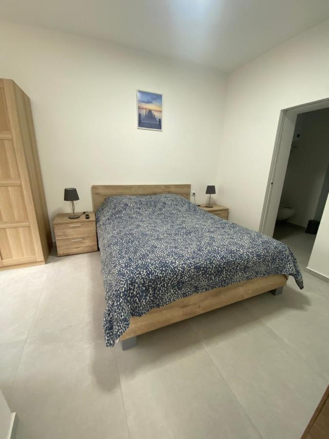1-C Superbe Appartement Tres Calme Et Bien Decore Charleroi Exterior photo