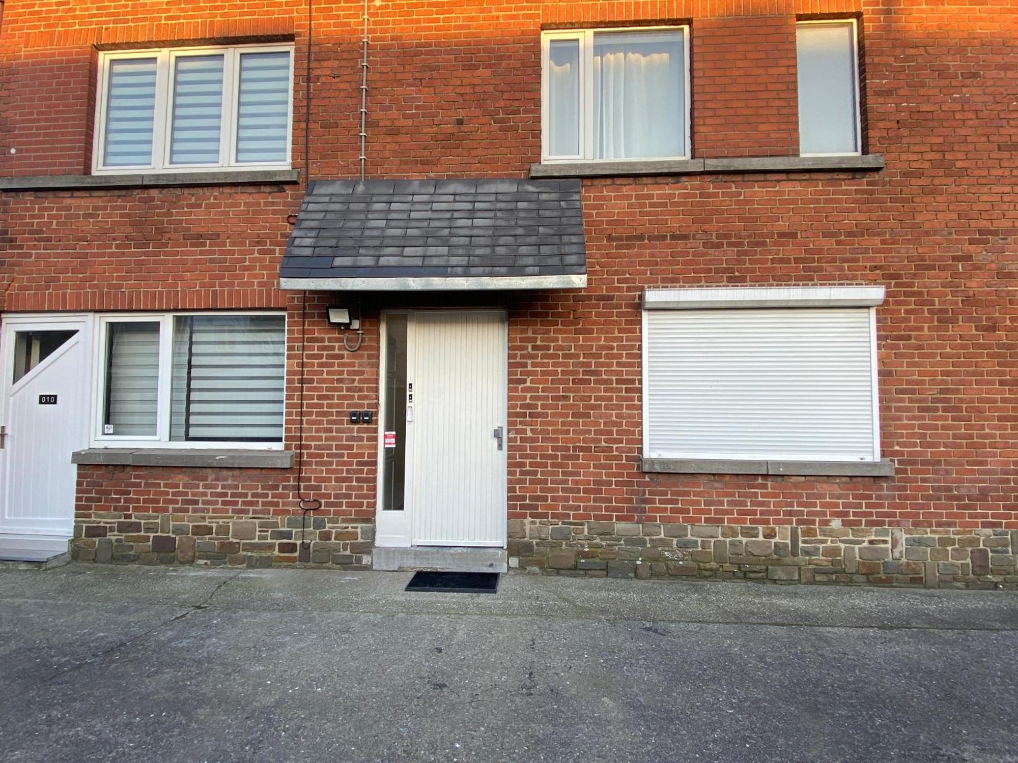 1-C Superbe Appartement Tres Calme Et Bien Decore Charleroi Exterior photo