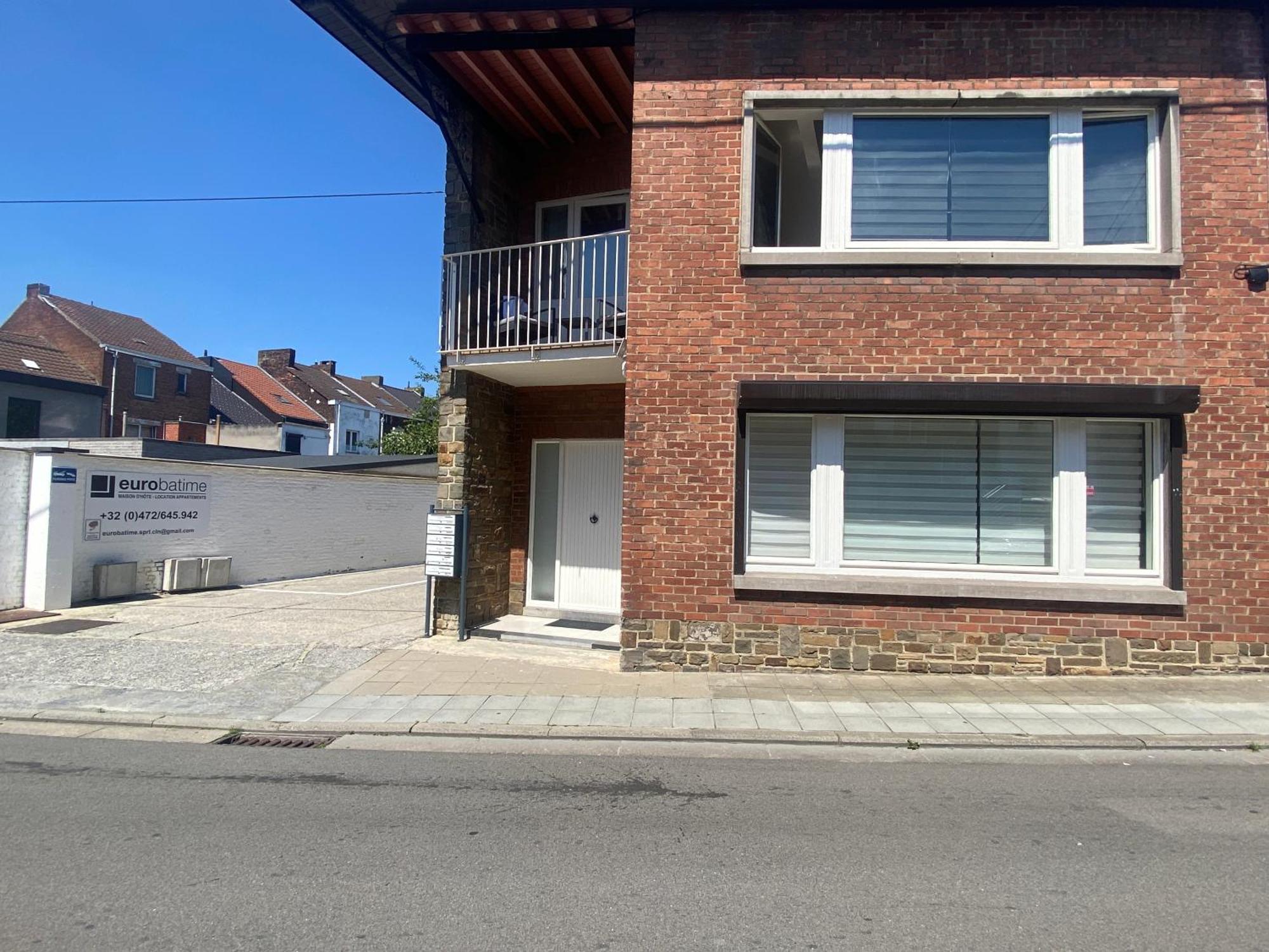 1-C Superbe Appartement Tres Calme Et Bien Decore Charleroi Exterior photo